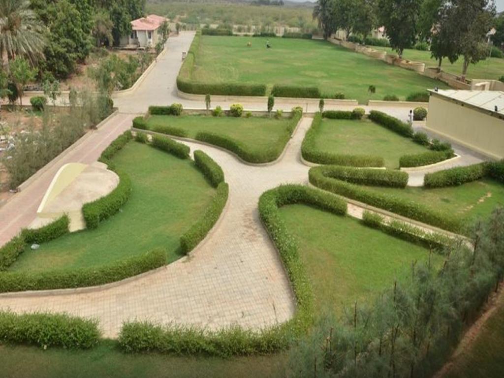 Seven Sky Clarks Exotica Hotel Bhuj Exterior photo