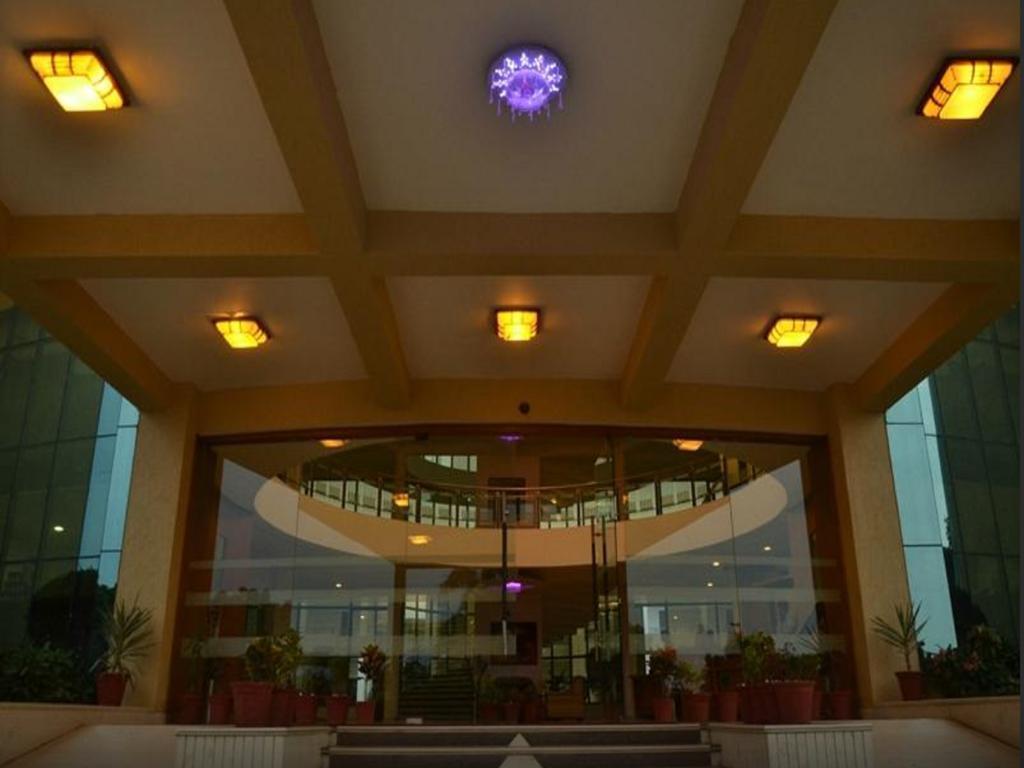 Seven Sky Clarks Exotica Hotel Bhuj Exterior photo