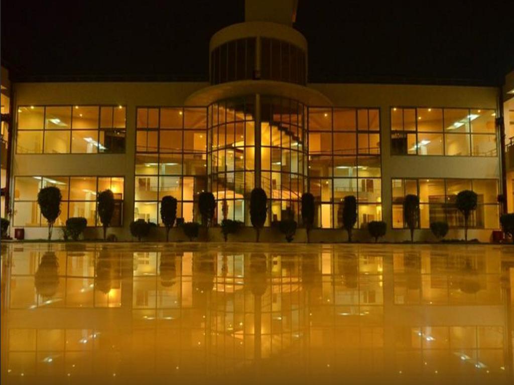 Seven Sky Clarks Exotica Hotel Bhuj Exterior photo