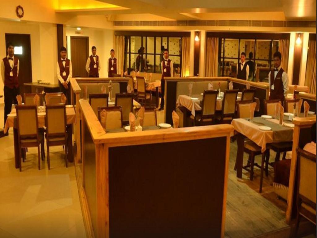 Seven Sky Clarks Exotica Hotel Bhuj Exterior photo
