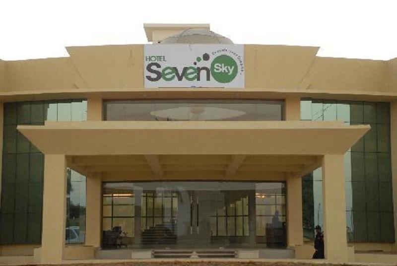 Seven Sky Clarks Exotica Hotel Bhuj Exterior photo