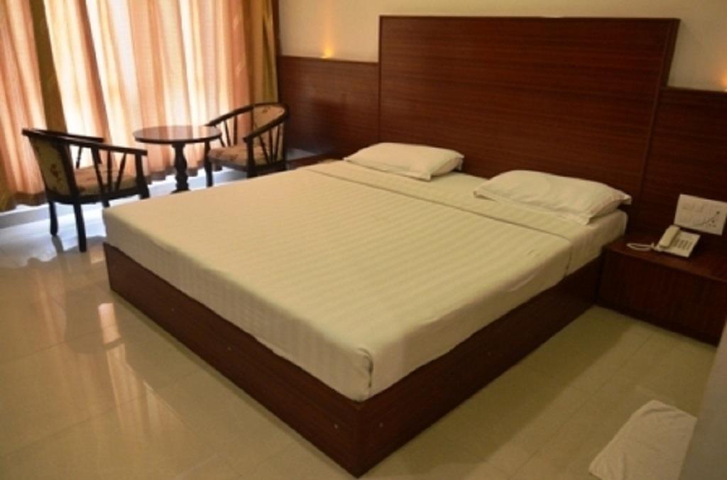 Seven Sky Clarks Exotica Hotel Bhuj Room photo