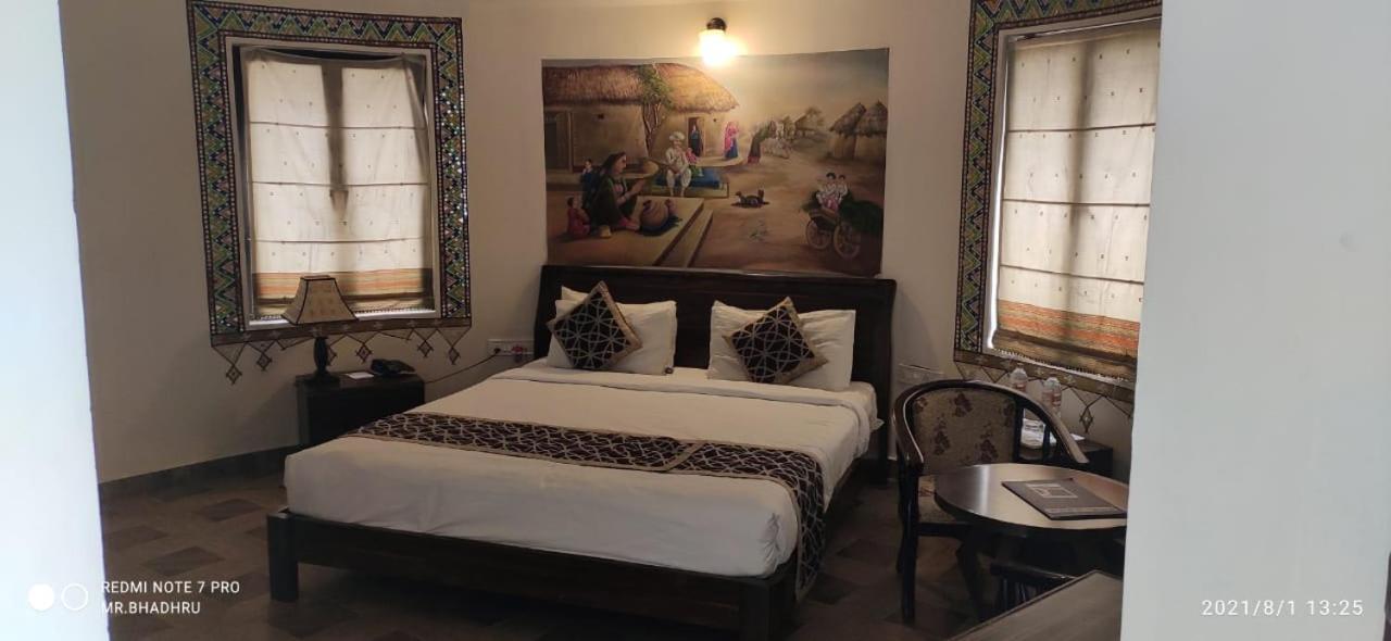 Seven Sky Clarks Exotica Hotel Bhuj Exterior photo