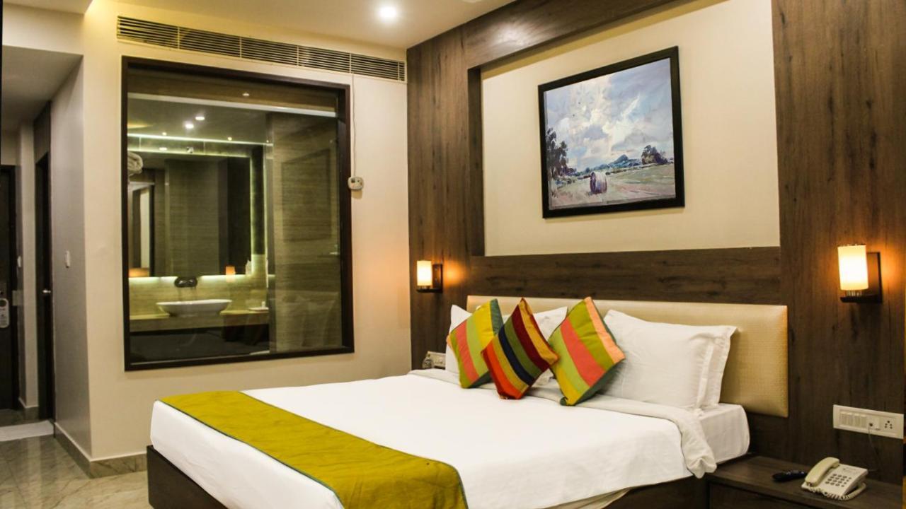 Seven Sky Clarks Exotica Hotel Bhuj Exterior photo
