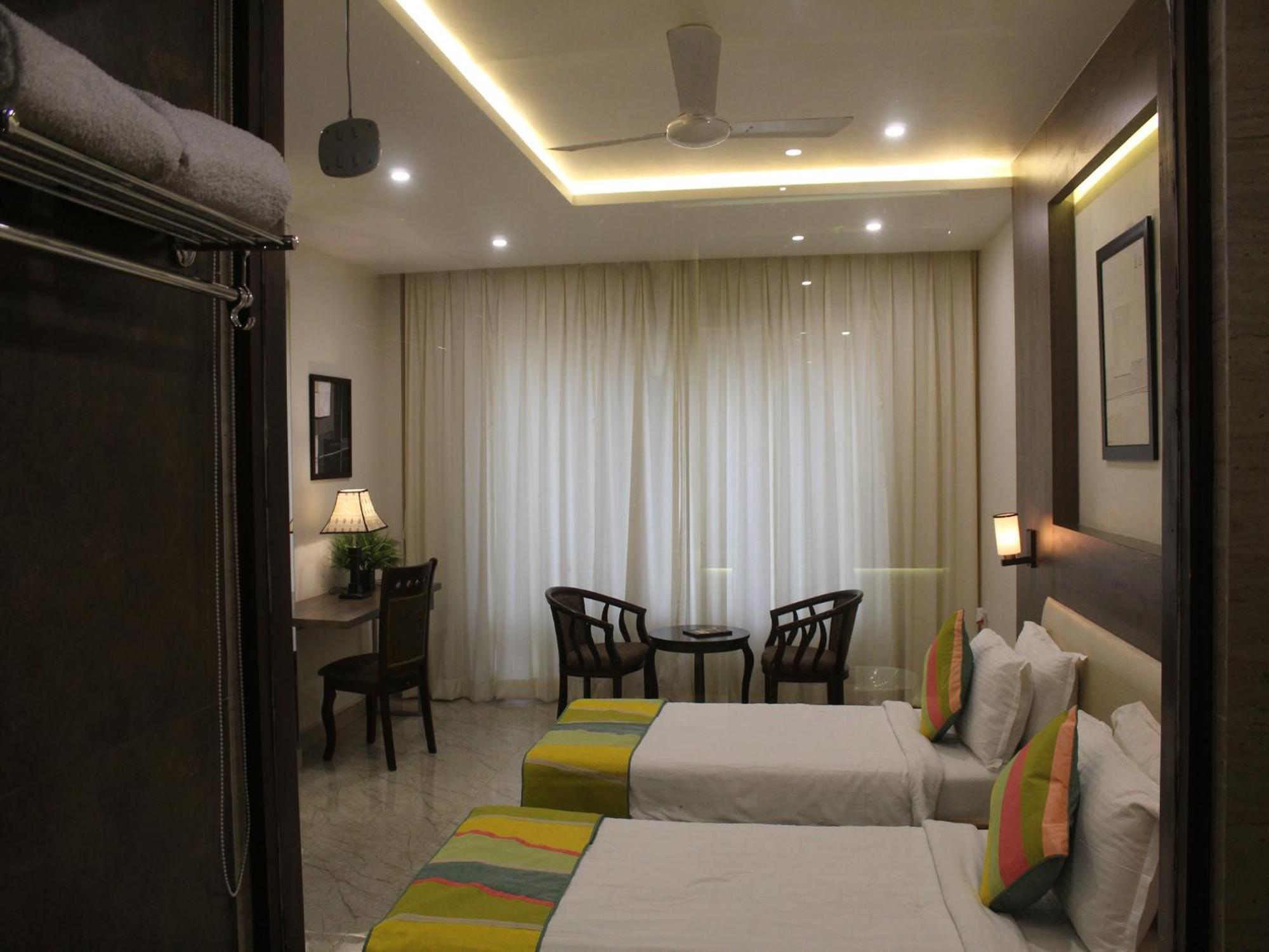 Seven Sky Clarks Exotica Hotel Bhuj Exterior photo