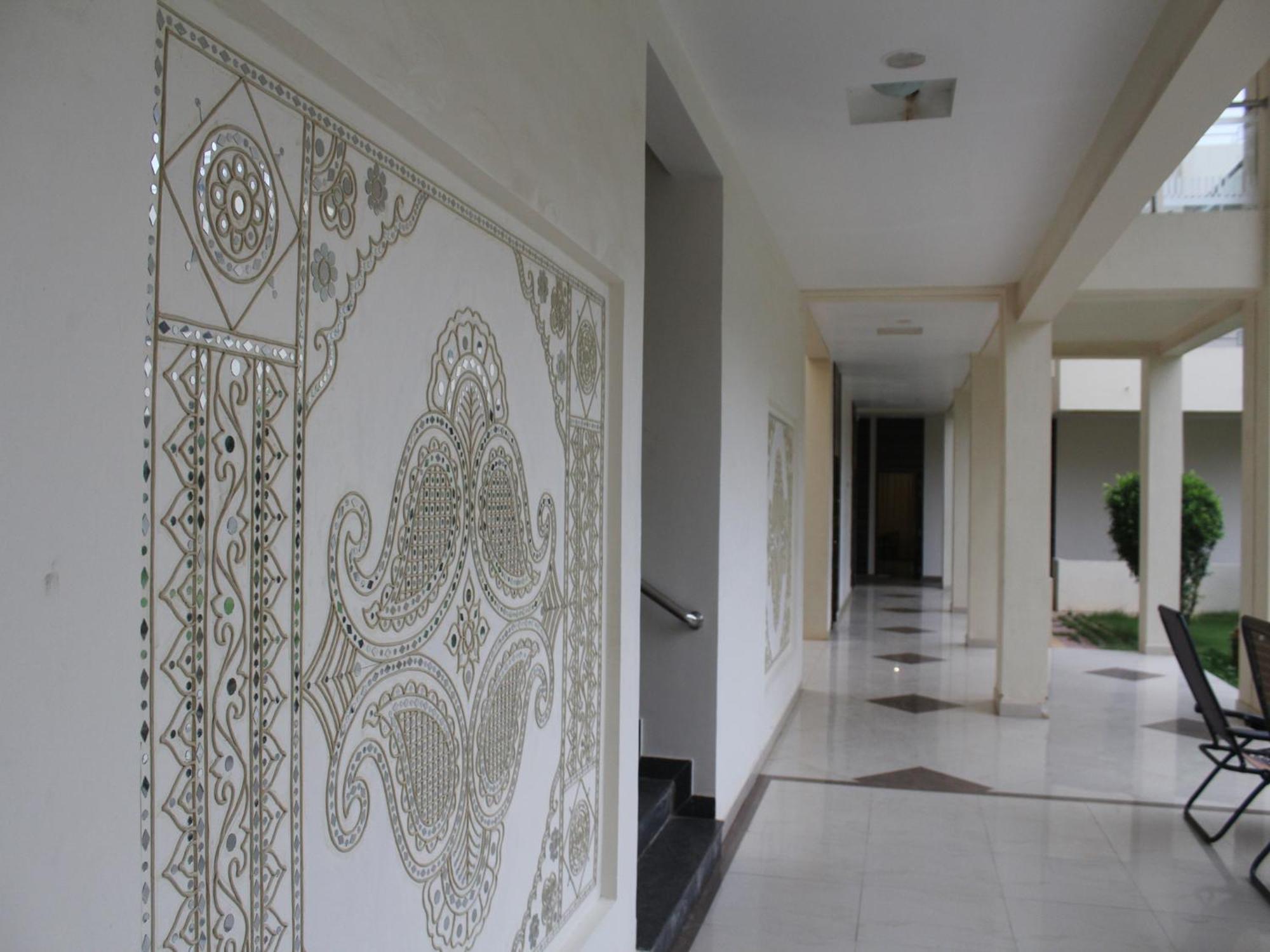 Seven Sky Clarks Exotica Hotel Bhuj Exterior photo