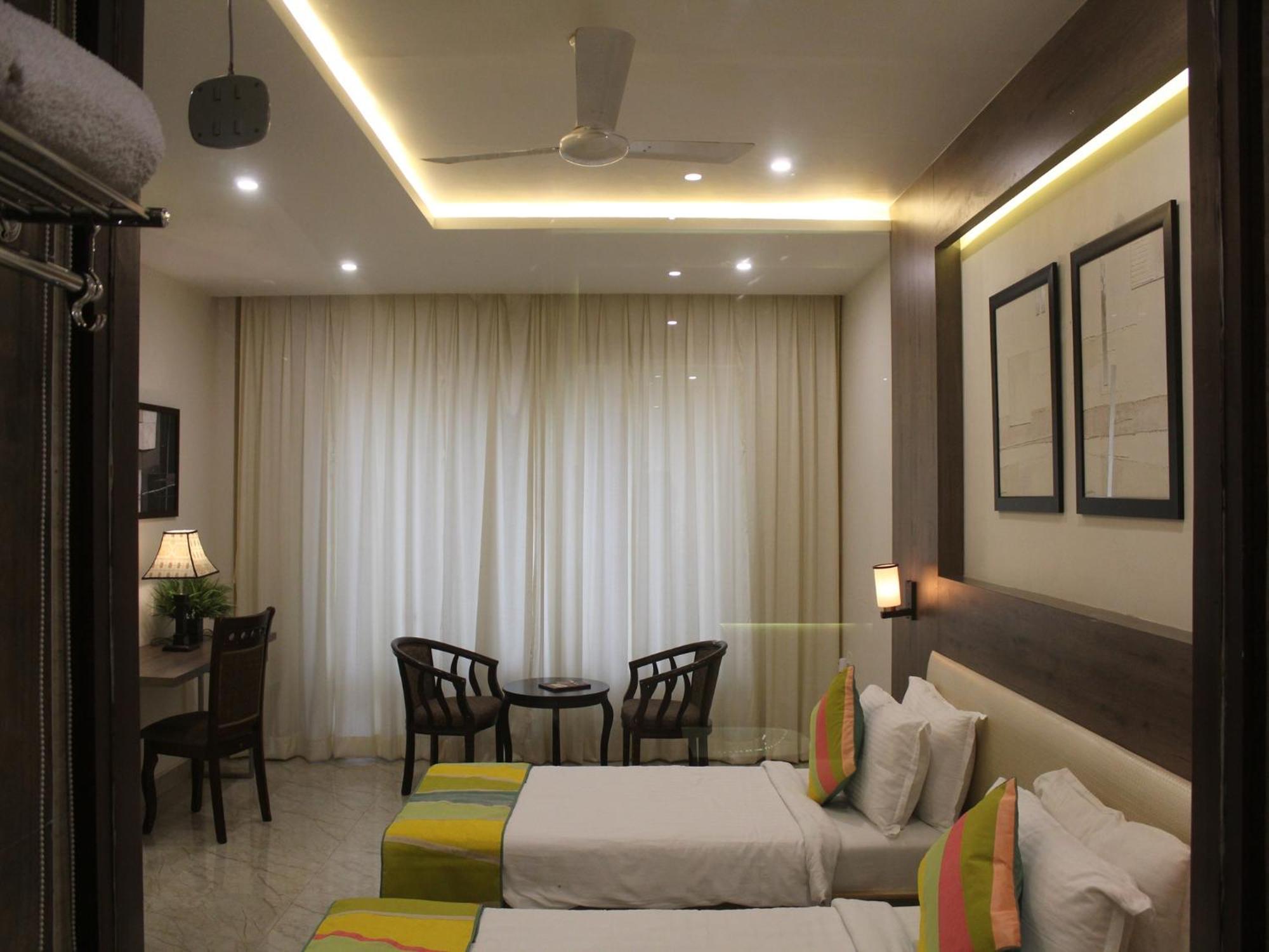 Seven Sky Clarks Exotica Hotel Bhuj Exterior photo