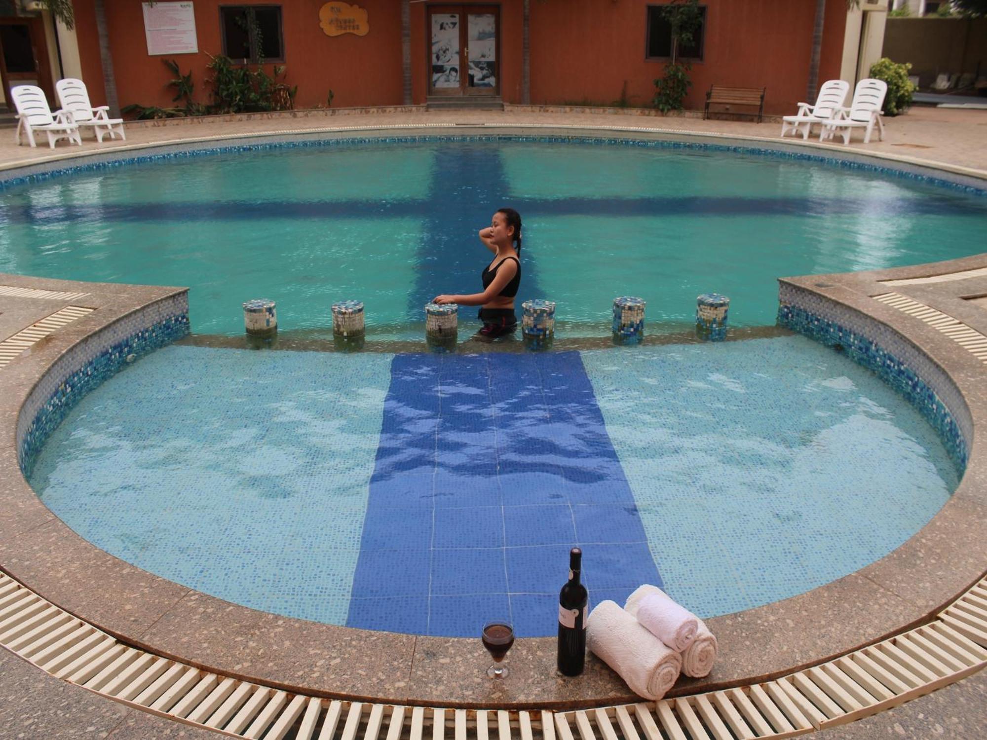 Seven Sky Clarks Exotica Hotel Bhuj Exterior photo