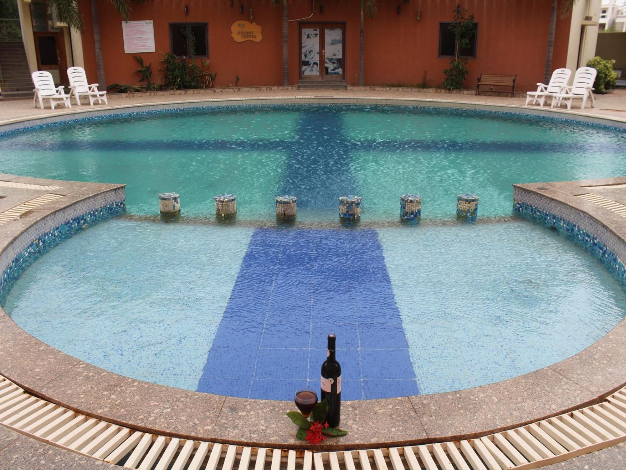 Seven Sky Clarks Exotica Hotel Bhuj Exterior photo