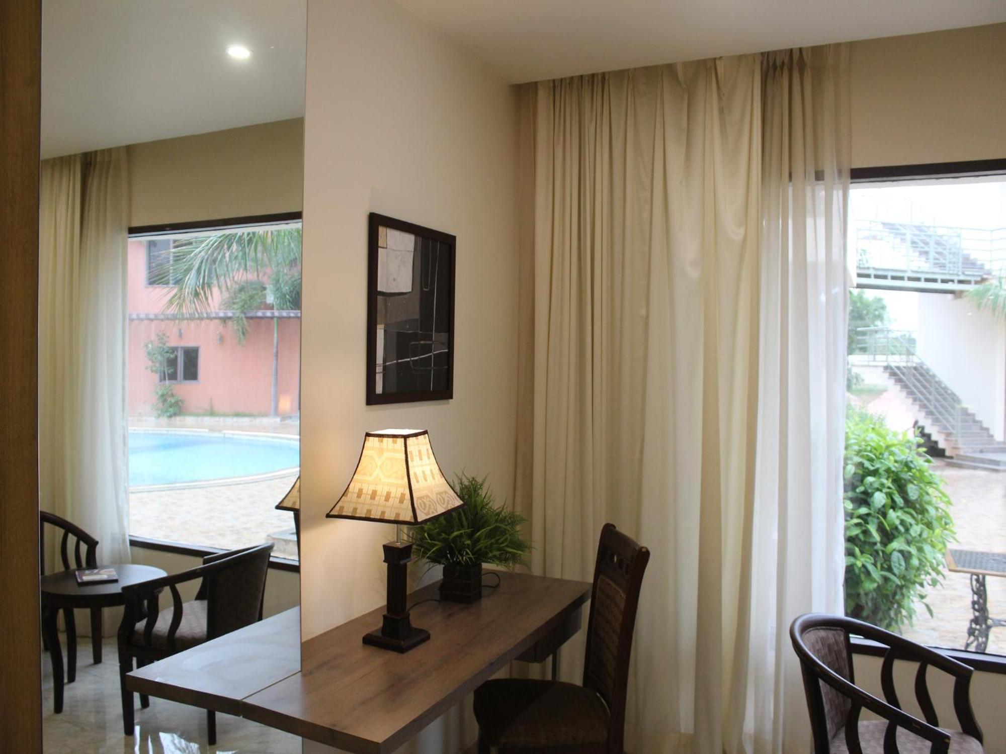 Seven Sky Clarks Exotica Hotel Bhuj Exterior photo