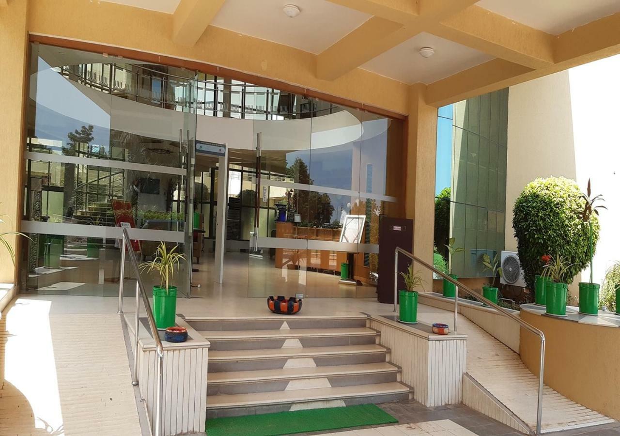 Seven Sky Clarks Exotica Hotel Bhuj Exterior photo
